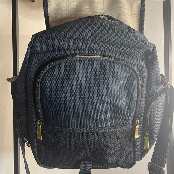 Ricardo Beverly Hills Carry-on Bag. Shoulder bag with arm strap. - Picture 2 of 7